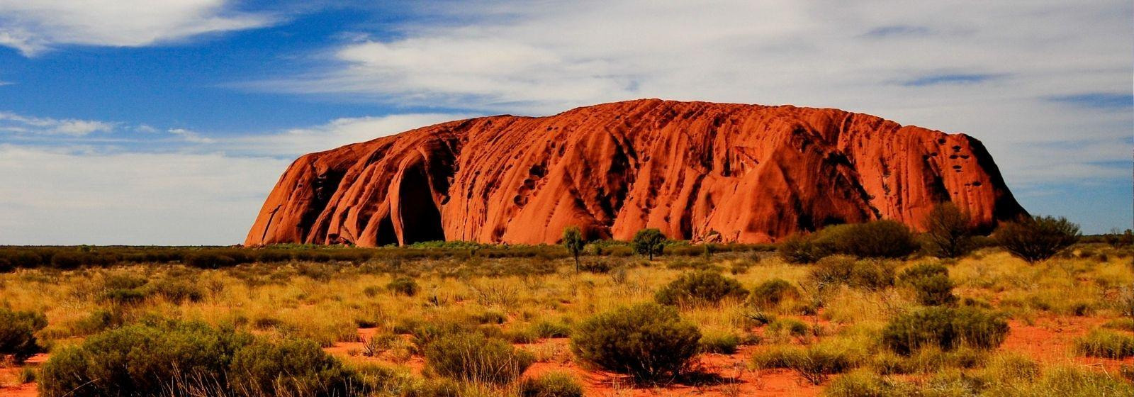 DÃ©couvrez l'Uluru emblÃ©matique d'Australie en 9 couleurs diffÃ©rentes