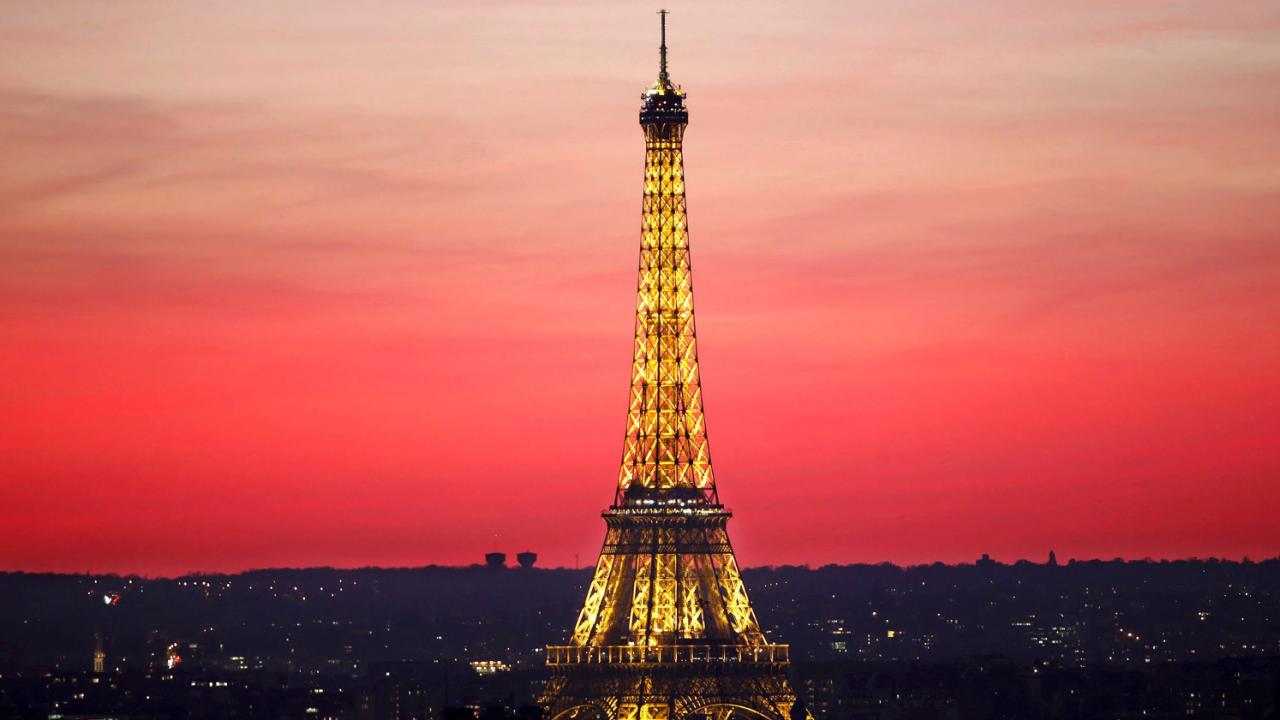 Saviez-vous qu'il est illÃ©gal de prendre des photos de la Tour Eiffel la nuit ?