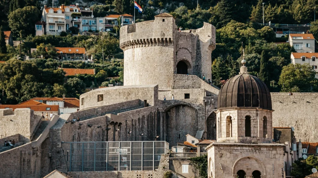 Comment aller de Dubrovnik à Split ? Les options utiles pour organiser votre trajet : photo de couverture pour illustrer cet article