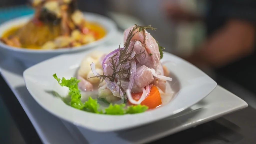 Ceviche péruvien : ce qu&rsquo;il faut savoir avant de goûter