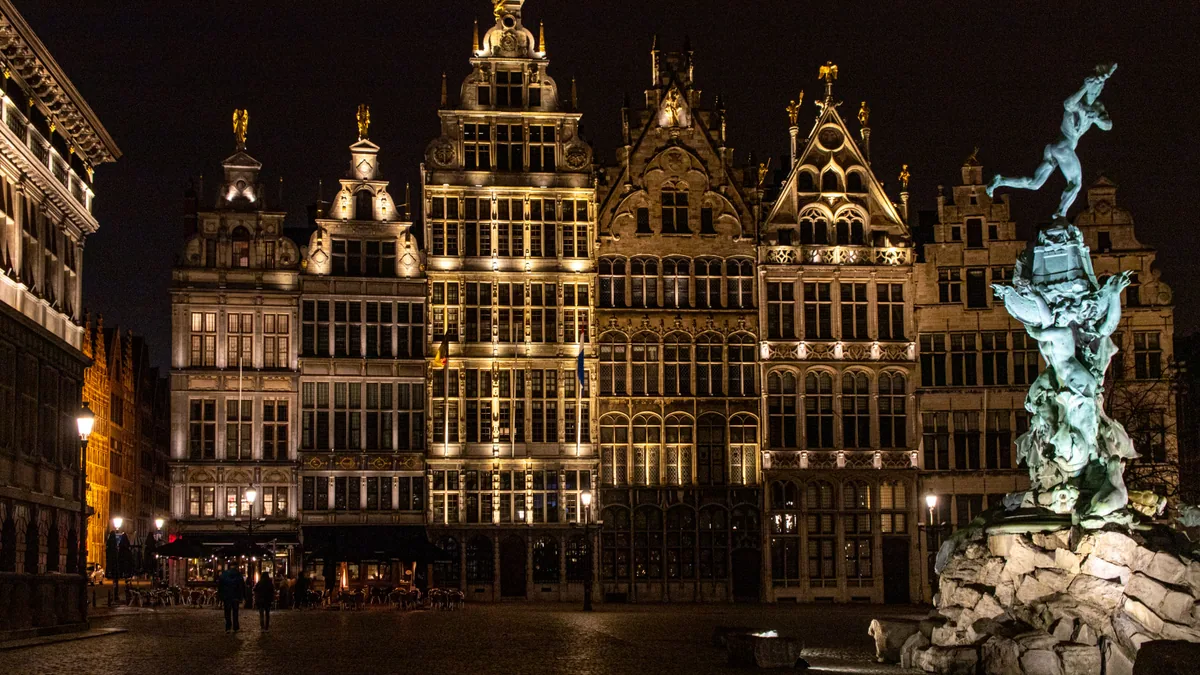 Architecture historique et pavés dans le centre de Bruxelles