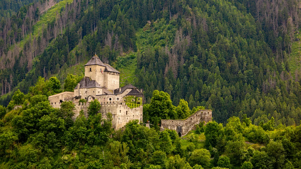 Paysage alpin du Tyrol autour d’un séjour tout compris