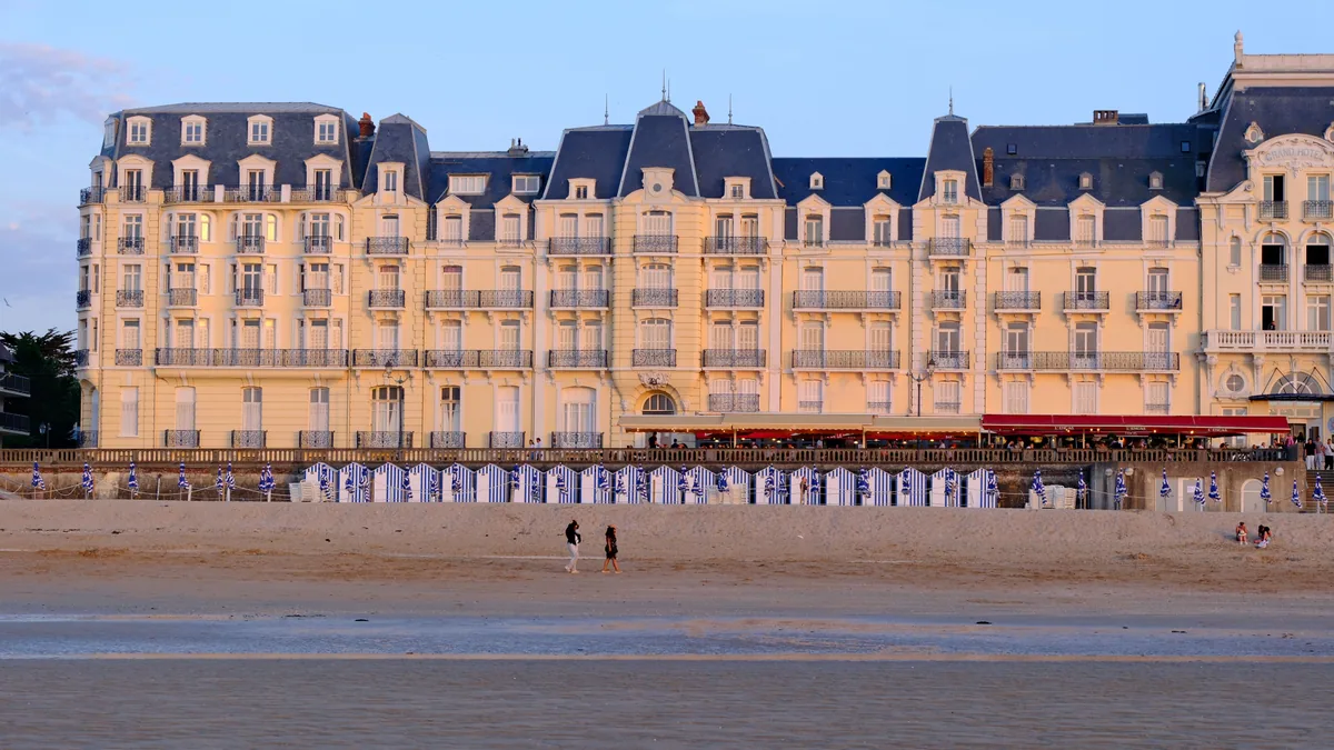 Falaises et paysage côtier typiques de Normandie