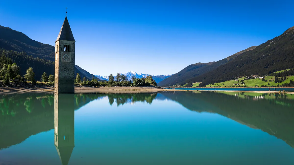 Lac et montagnes du Tyrol pendant un séjour familial